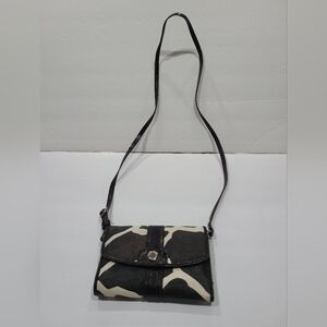 Nine & Co.Black and White Women's Crossbody Small Bag Giraffe Prnt